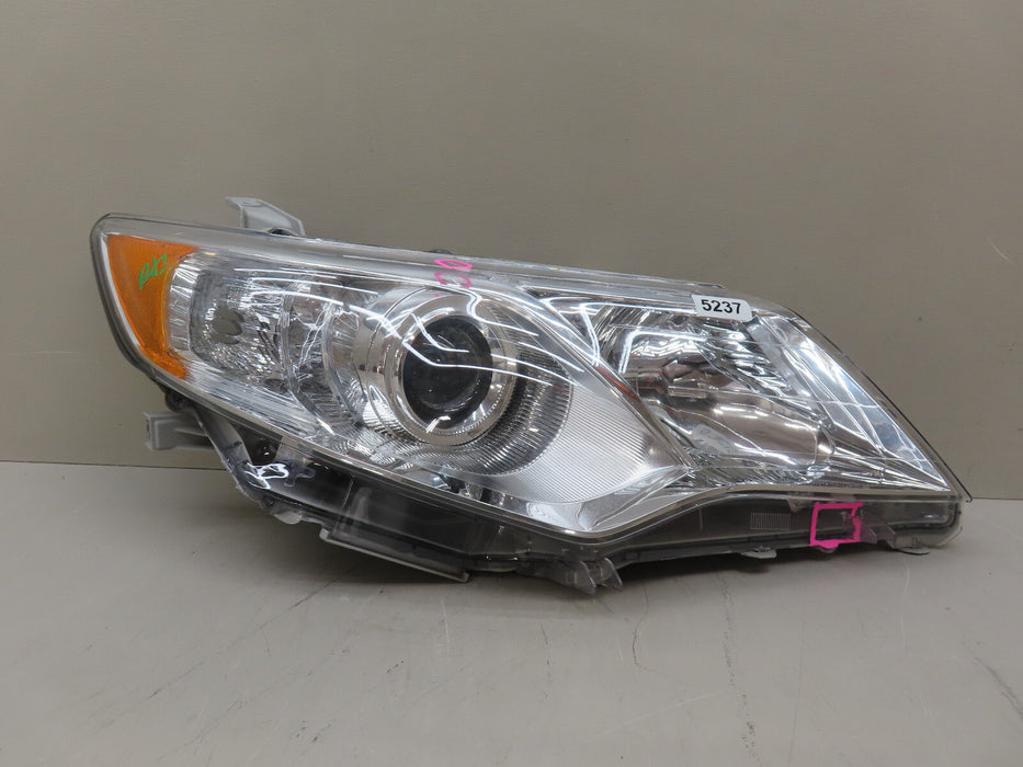 2012-2014 TOYOTA CAMRY FRONT RIGHT PASSENGER HEADLIGHT HALOGEN OEM