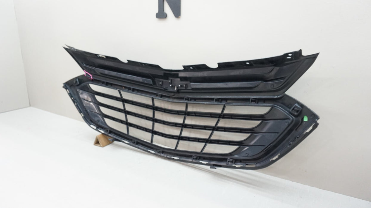 2018-2021 CHEVROLET EQUINOX FRONT BUMPER RADIATOR GRILLE OEM 84150748