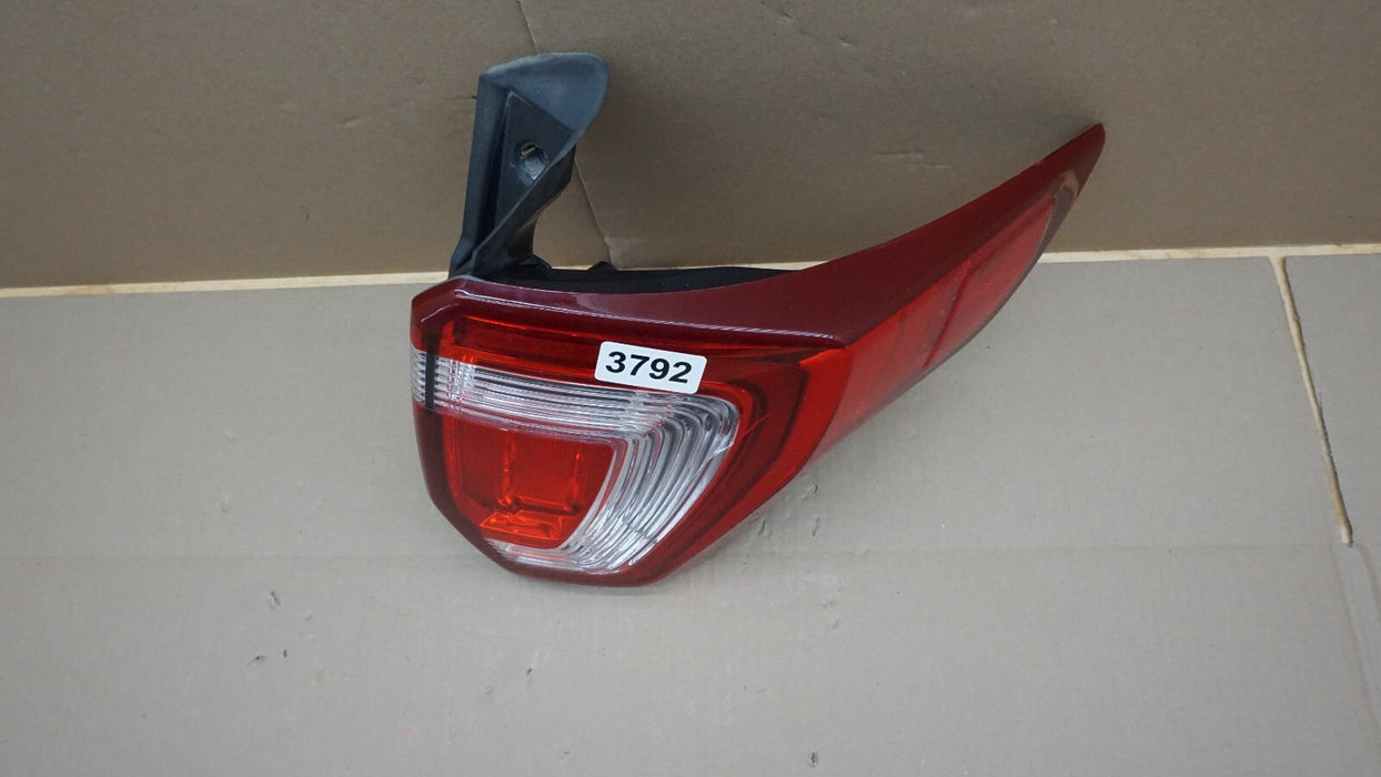 2016-2019 FORD EXPLORER REAR RH RIGHT PASSENGER SIDE QUARTER TAIL LIGHT OEM