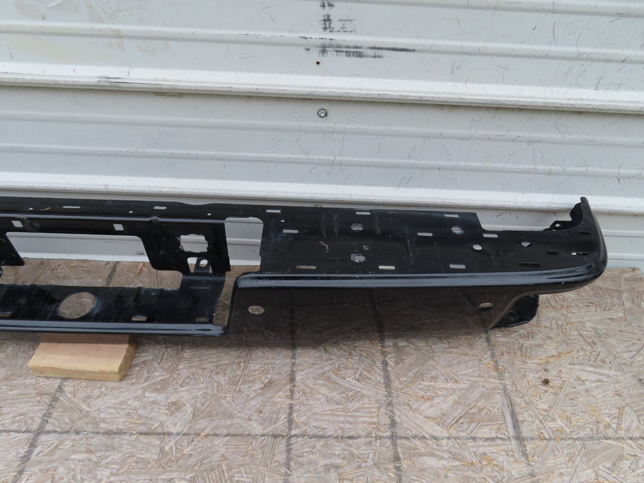 2015-2018 CHEVROLET SILVERADO GMC SIERRA 2500 3500 HD REAR BUMPER OEM 23108141