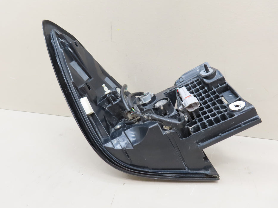 2020-2024 SUBARU OUTBACK REAR RIGHT PASSENGER OUTER SIDE TAIL LIGHT OEM
