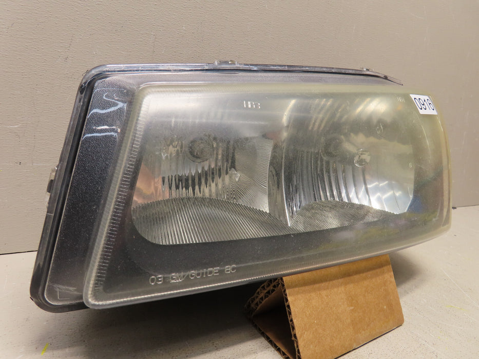 2003-2007 CHEVROLET SILVERADO 1500 AVALANCHE LEFT DRIVER HEADLIGHT HALOGEN OEM