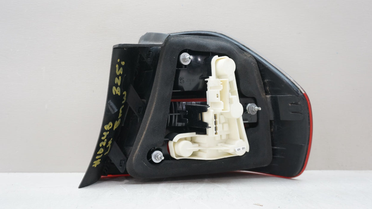 2006-2008 BMW 3-SERIES E90 REAR LEFT DRIVERS SIDE TAIL LIGHT OEM