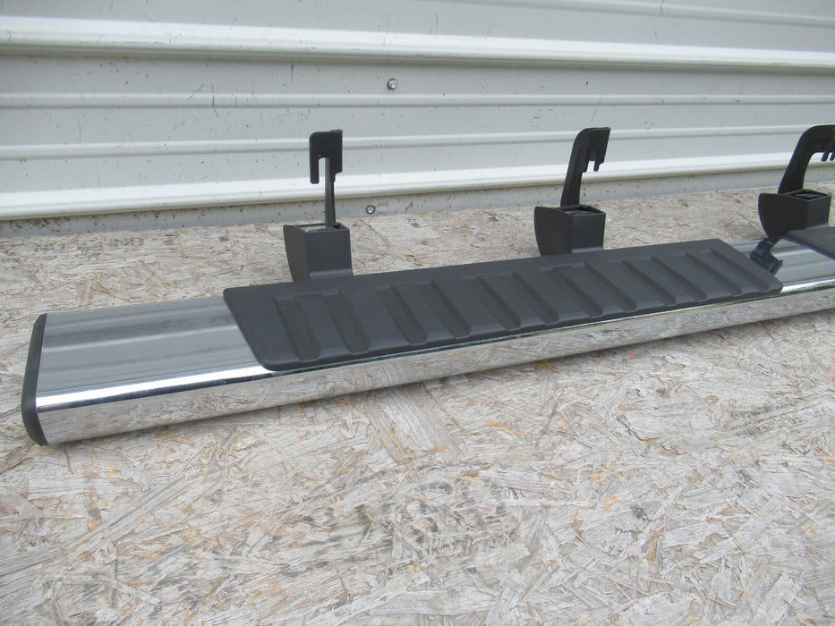 2014-2019 CHEVROLET SILVERADO 1500 LEFT SIDE RUNNING BOARD STEP SILL PLATE OEM
