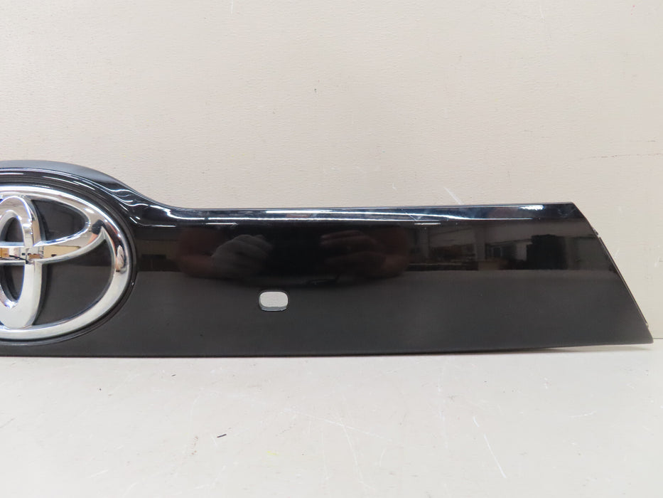 2012 2013 2014 TOYOTA CAMRY REAR RUNK DECK LID MOLDING OEM 76801-0E250
