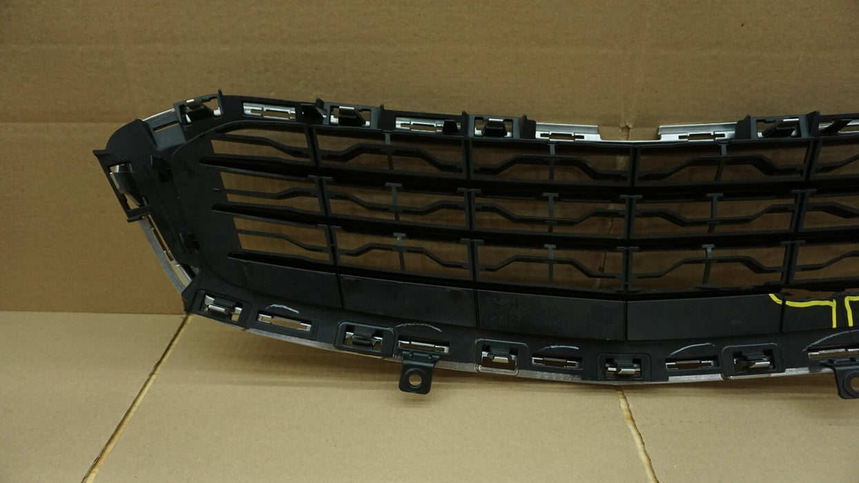 2015-2018 CHEVROLET CRUZE FRONT BUMPER CENTER GRILL GRILLE OEM 95405770 15 16