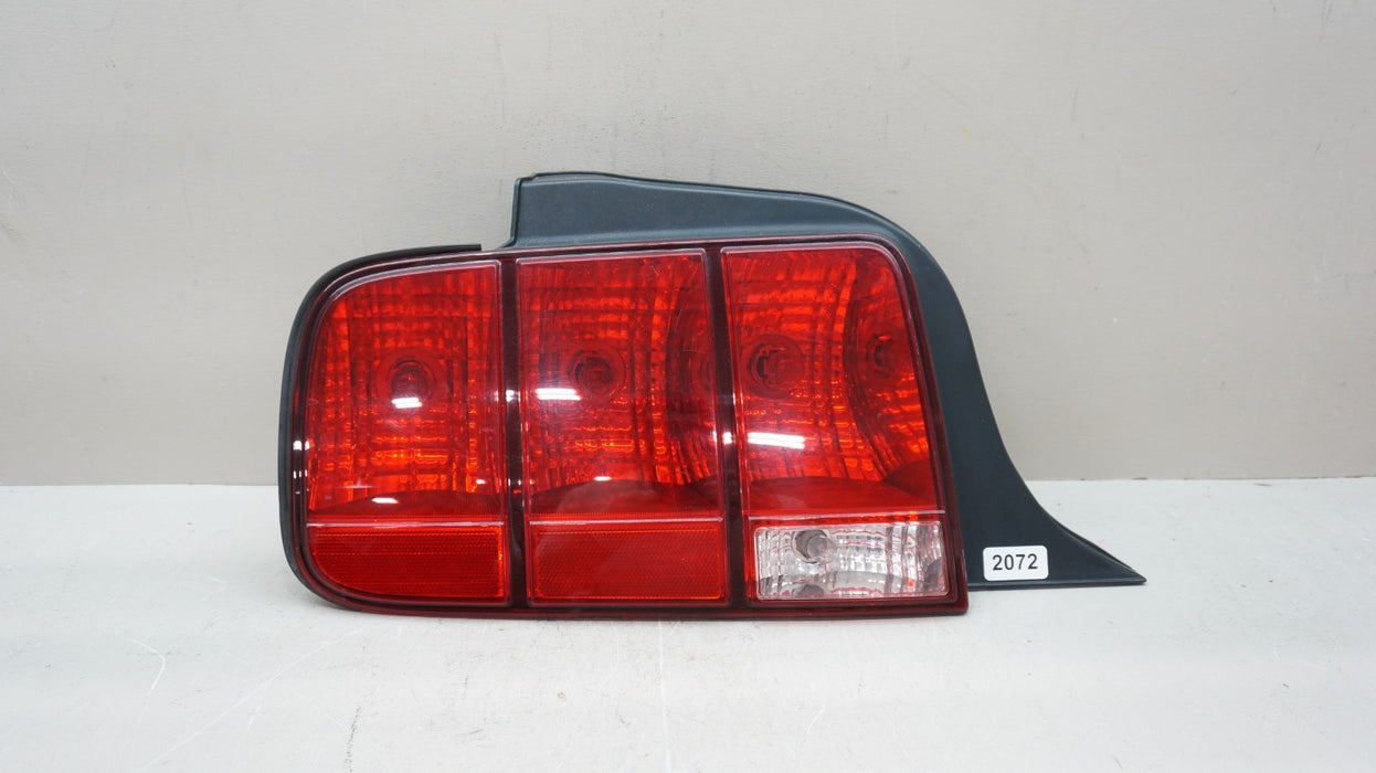 2005-2009 FORD MUSTANG REAR LEFT DRIVER SIDE TAIL LIGHT OEM 5R3T13A412