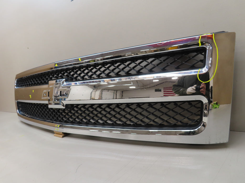 2007-2013 CHEVROLET SILVERADO 1500 FRONT RADIATOR GRILLE GRILL OEM