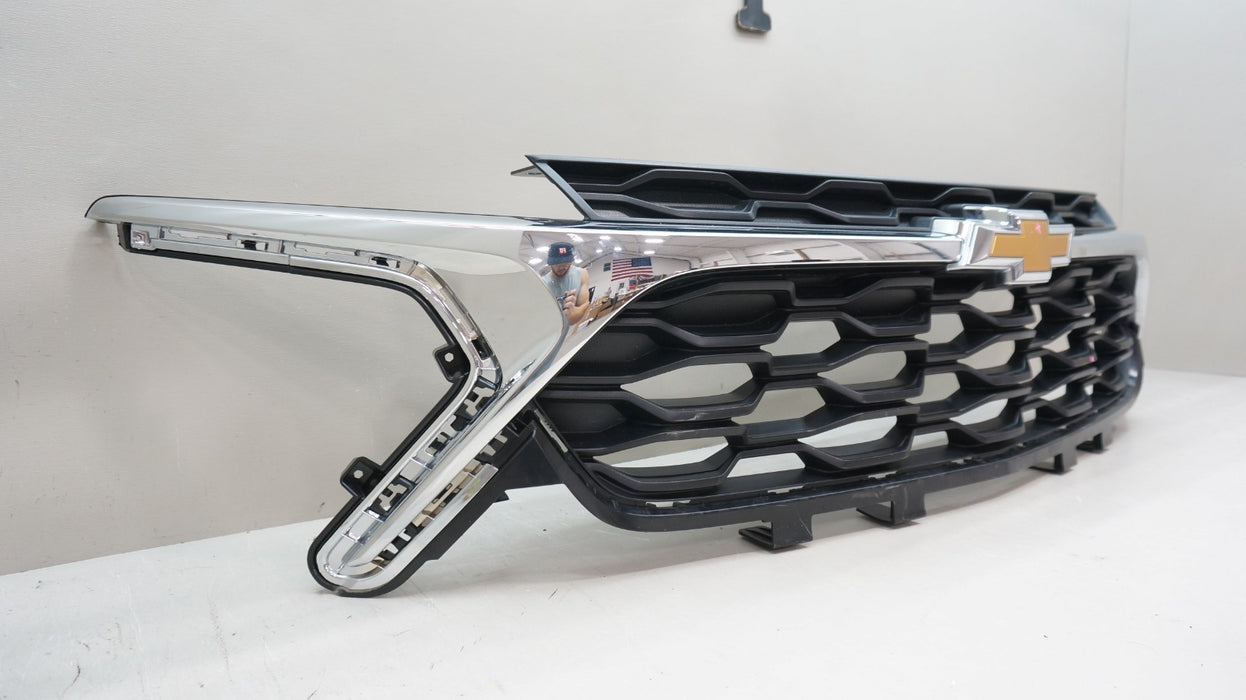 2024-2025 CHEVROLET TRAX FRONT BUMPER RADIATOR GRILLE OEM 42769271