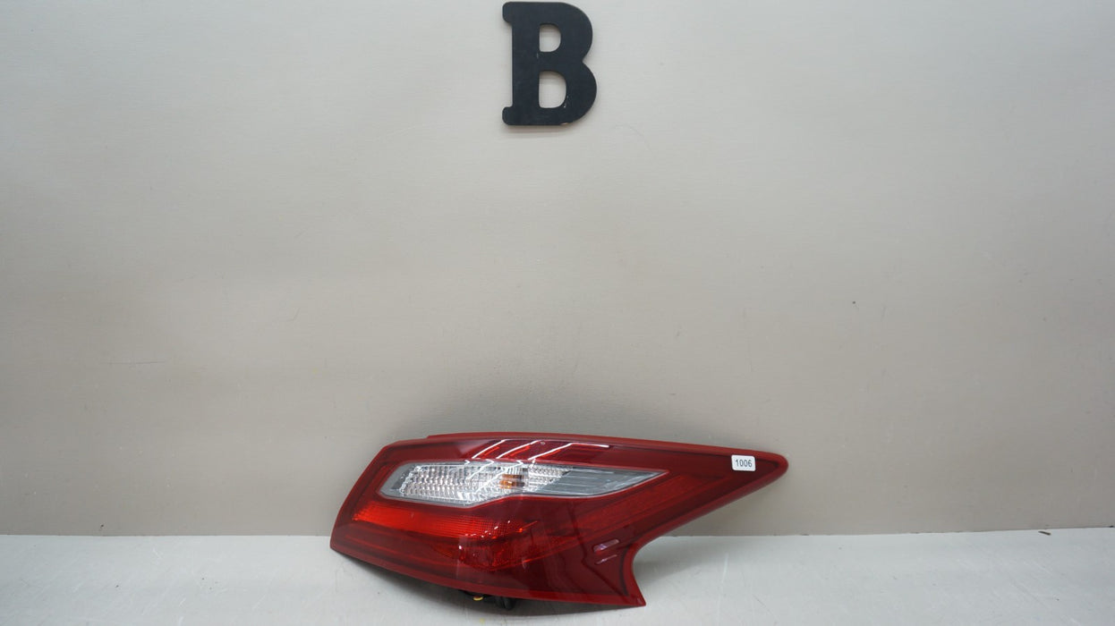 *MINT* 2016-2018 NISSAN ALTIMA REAR RIGHT PASSENGER SIDE TAIL LIGHT OEM