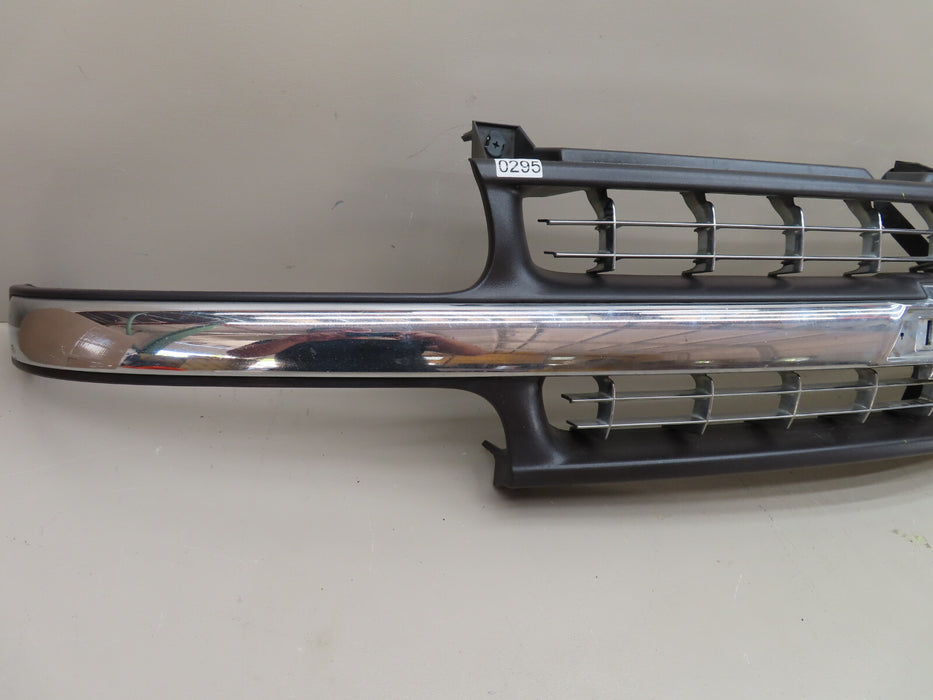 2000-2006 CHEVROLET Suburban Tahoe FRONT GRILL GRILLE OEM