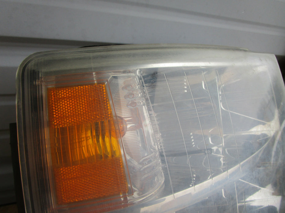 07 08 09 10 11 12 13 CHEVROLET SILVERADO RIGHT FRONT HALOGEN HEADLIGHT OEM