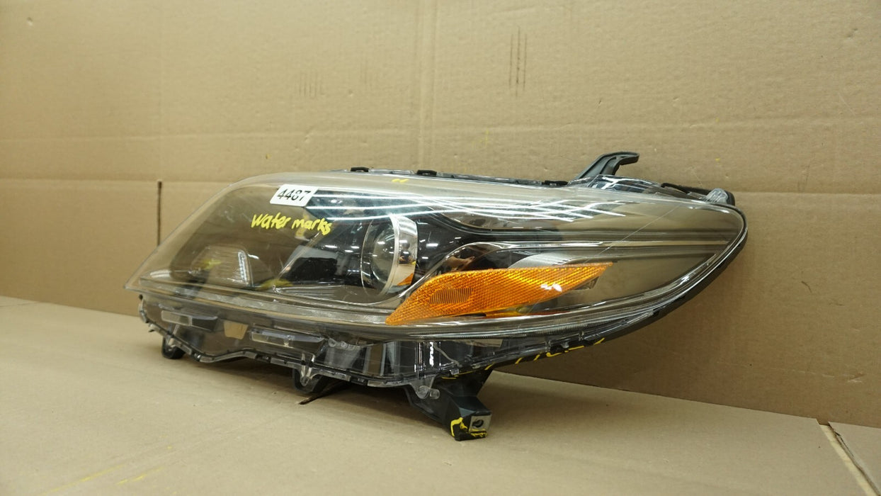 2015-2018 TOYOTA SIENNA FRONT LEFT DRIVER SIDE HEADLIGHT HEADLAMP HALOGEN OEM
