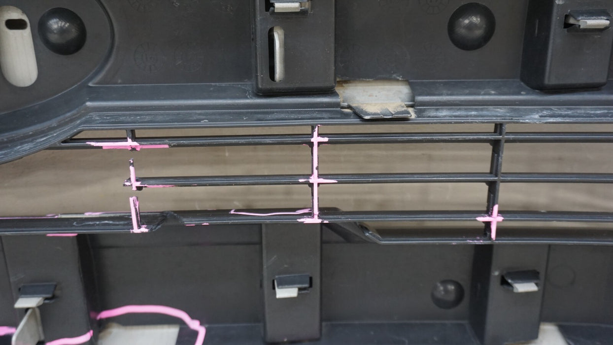 2015-2017 FORD F-150 LARIAT FRONT BUMPER RADIATOR GRILLE GRILL OEM FL34-8200