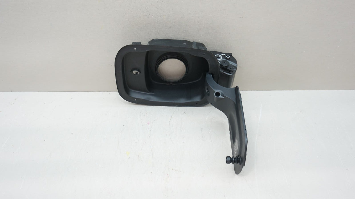2018-2022 ROLLS ROYCE CULLINAN FUEL FILLER DOOR COVER POT OEM 7446748