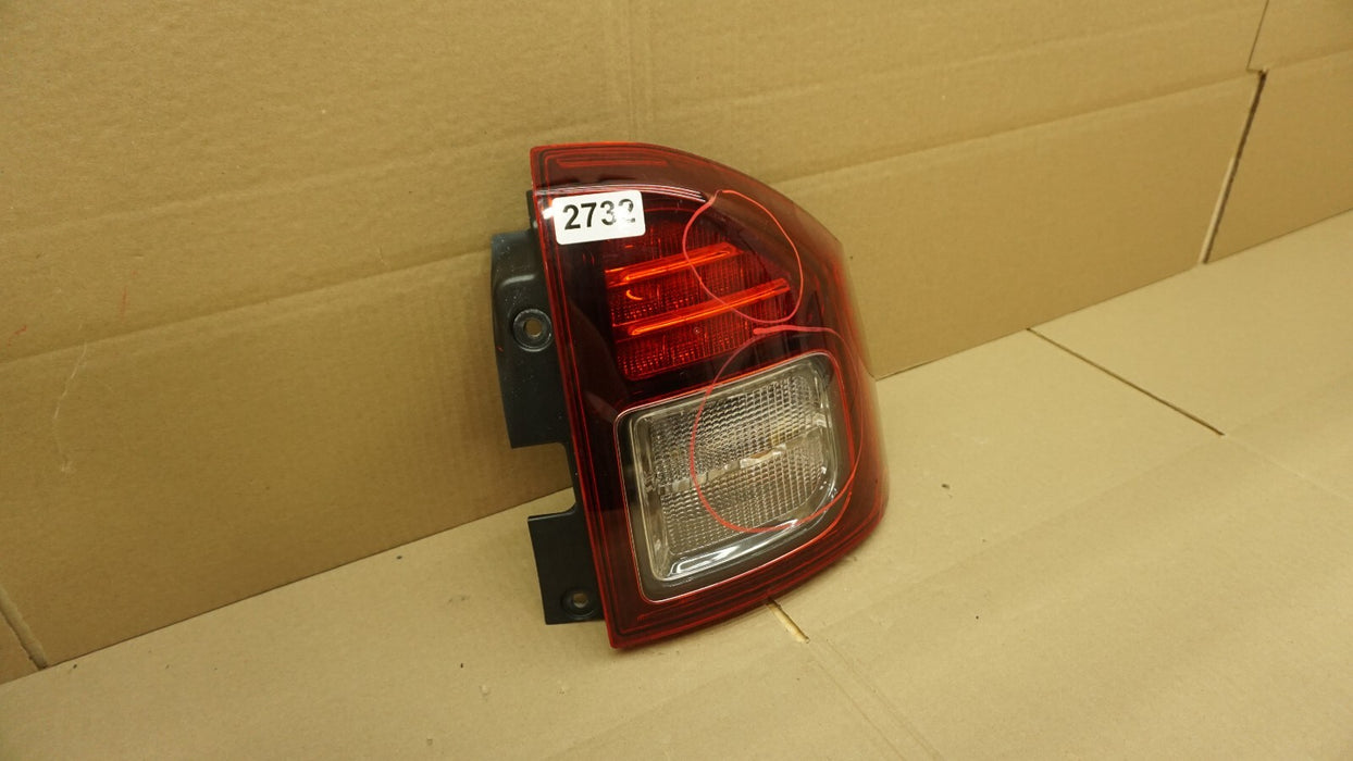 2014 2015 2016 2017 JEEP COMPASS REAR RIGHT PASSENGER SIDE TAIL LIGHT OEM