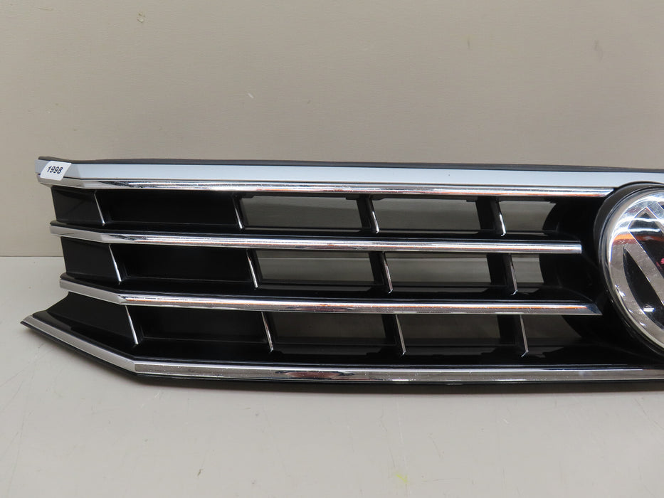 2016-2018 VOLKSWAGEN PASSAT FRONT RADIATOR GRILLE GRILL OEM