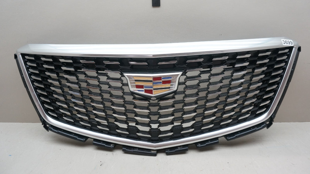 2020-2025 CADILLAC XT5 FRONT UPPER GRILLE W CAMERA HOLE OEM 84226179