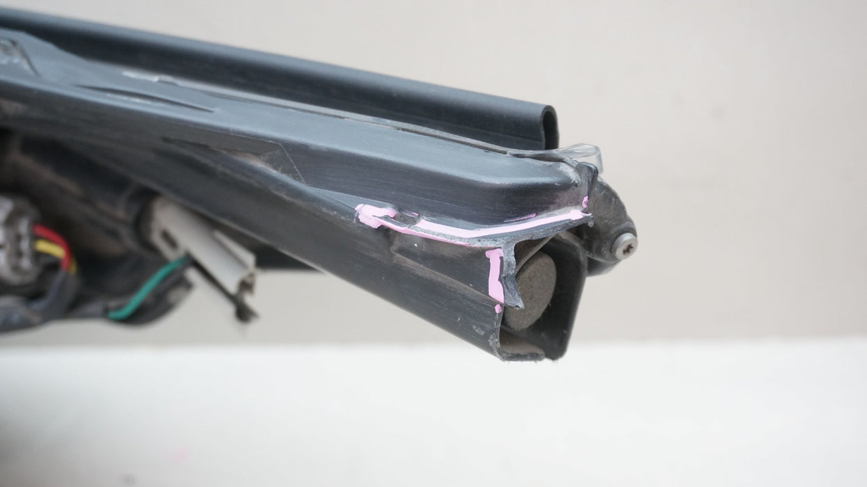 2017-2019 TOYOTA HIGHLANDER FRONT RIGHT PASSENGER SIDE HALOGEN HEADLIGHT OEM