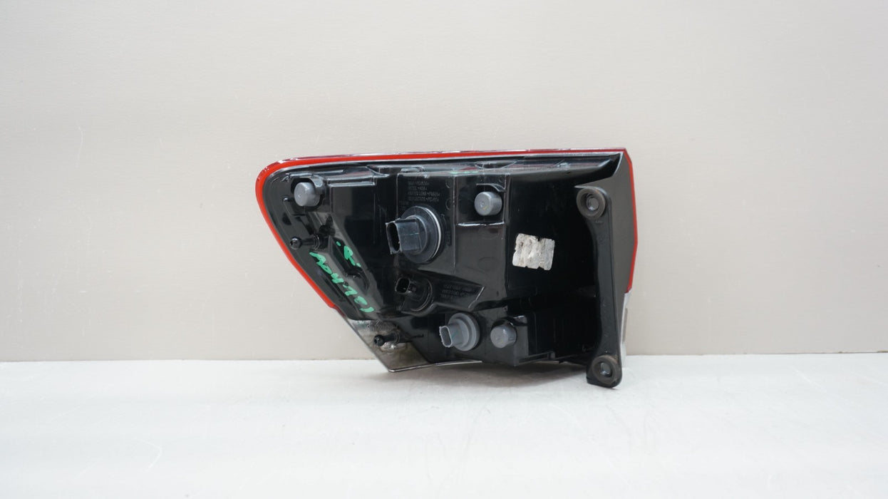2014-2021 JEEP GRAND CHEROKEE REAR RIGHT PASSENGER SIDE OUTER TAIL LIGHT OEM