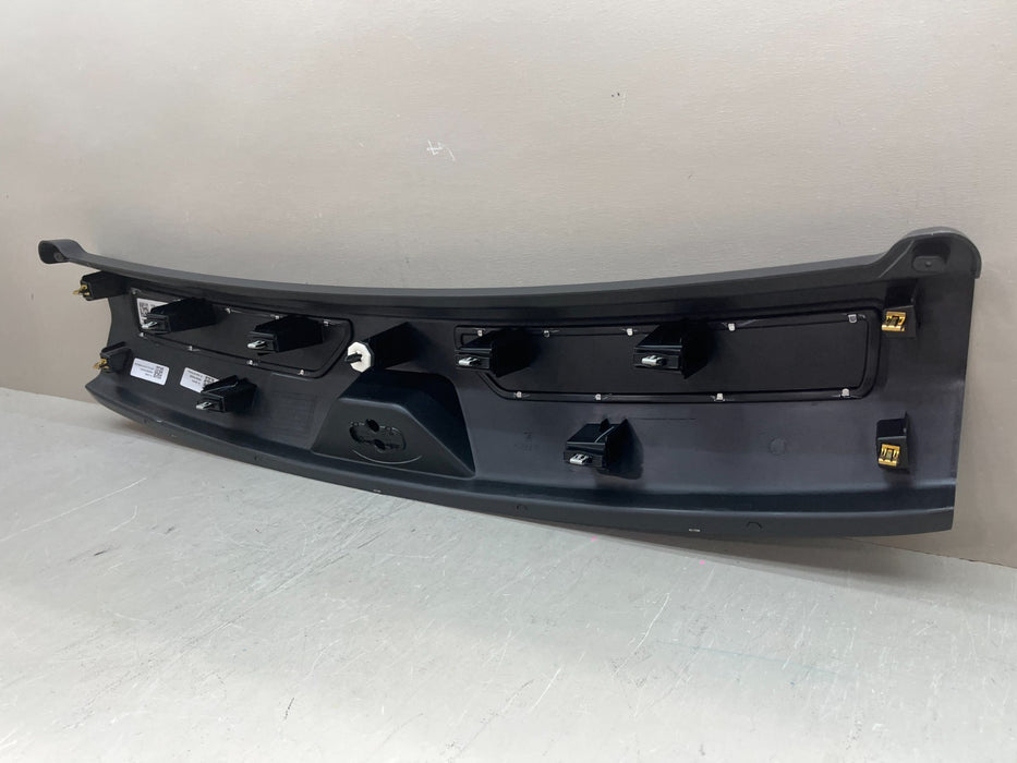 2020-2025 CADILLAC ESCALADE REAR LOWER LIFTGATE SILL TRIM OEM 85124298