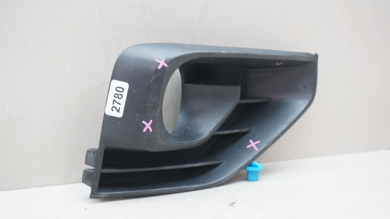 2017-2020 NISSAN PATHFINDER FRONT RIGHT PASSENGER SIDE FOGLIGHT BEZEL 622569PF0B