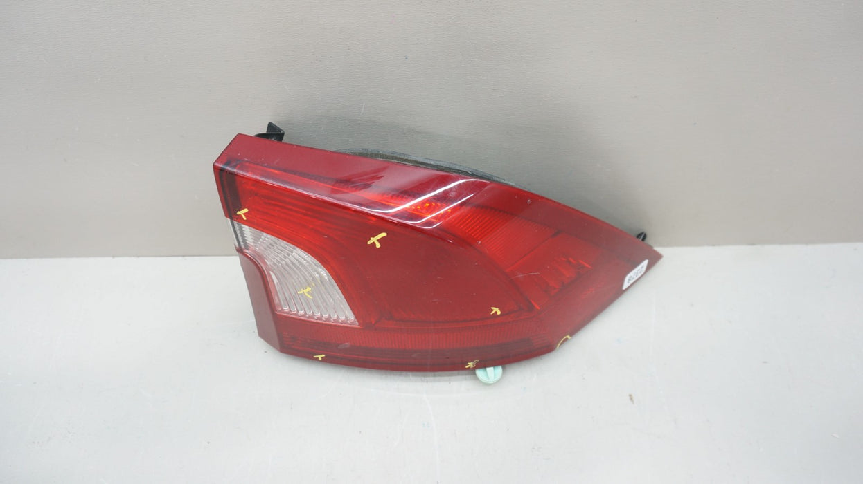 2011-2018 VOLVO S60 REAR RIGHT PASSENGER SIDE TAIL LIGHT OEM
