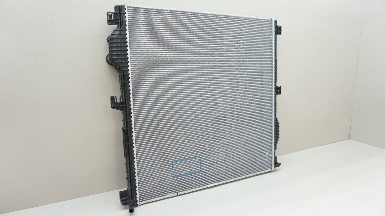 2022-2024 LAND ROVER RANGE ROVER HSE MAIN RADIATOR OEM L25951