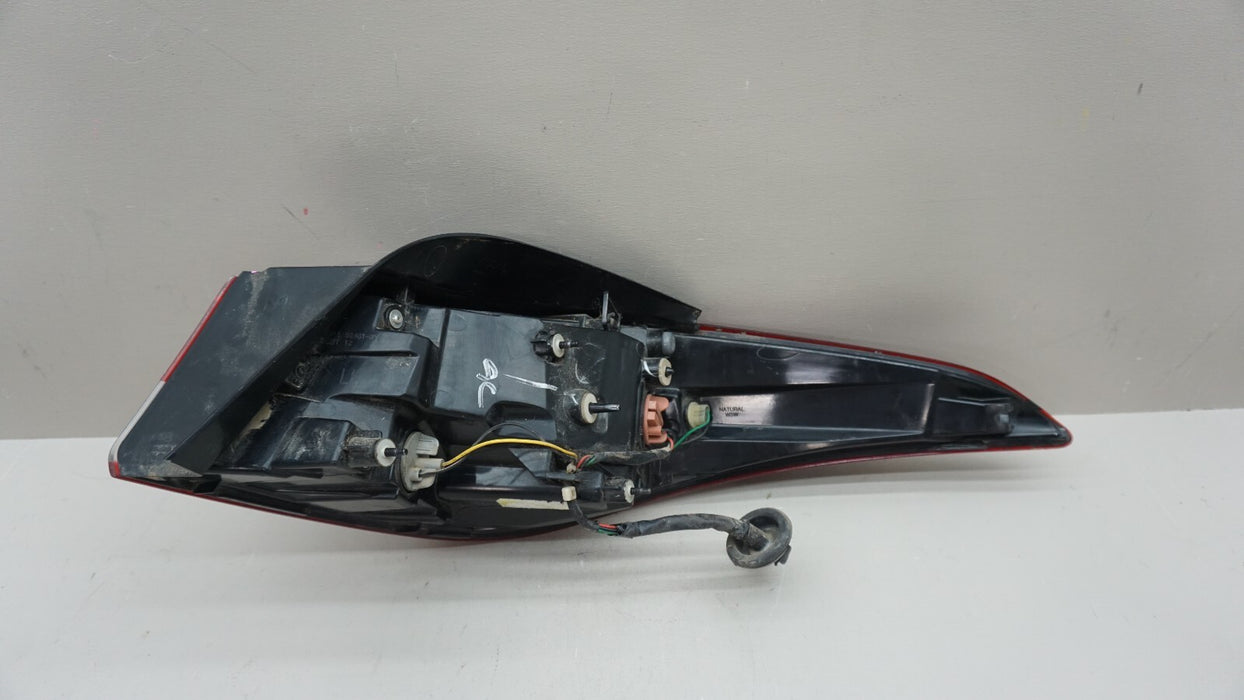 2014-2016 HYUNDAI ELANTRA REAR LEFT SIDE OUTER TAIL LIGHT LAMP OEM 92401-3Y5