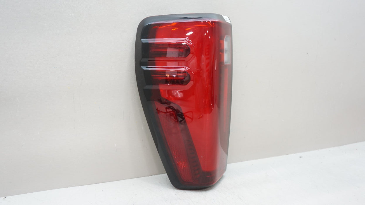 2024-2026 GMC SIERRA 2500HD 3500HD REAR LEFT DRIVERS SIDE TAIL LIGHT OEM