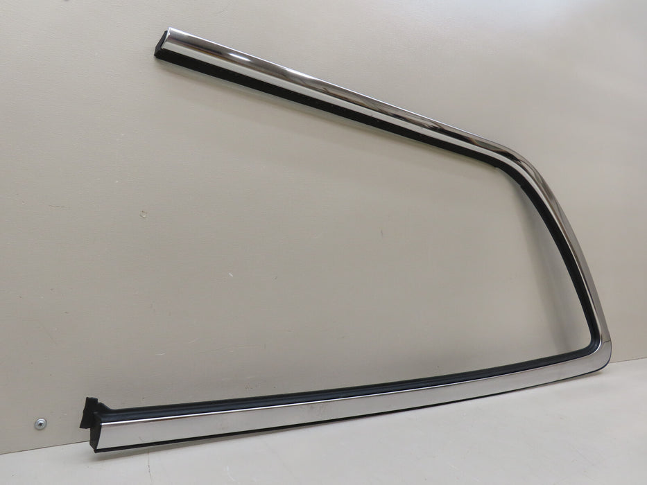 2020-2025 CHRYSLER PACIFICA, VOYAGER REAR RIGHT PASSENGER SIDE QUARTER TRIM OEM