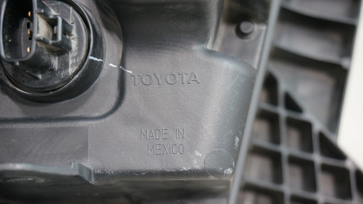 2018-2021 TOYOTA TUNDRA FRONT LEFT DRIVER SIDE LED HEADLIGHT OEM