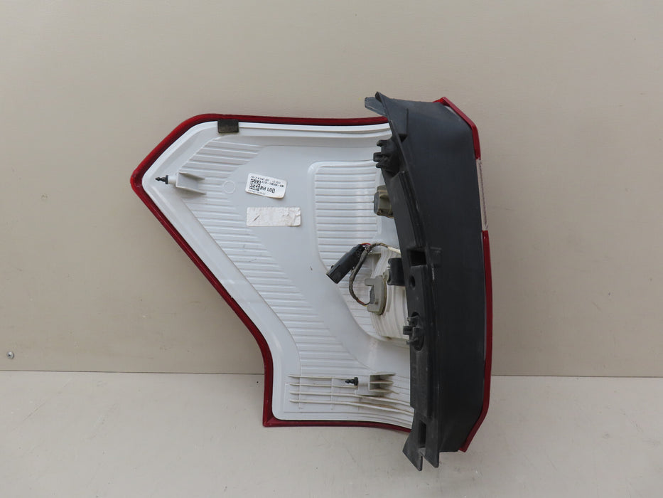 2018-2021 FORD EXPEDITION REAR RIGHT PASSENGER TAIL LIGHT OEM