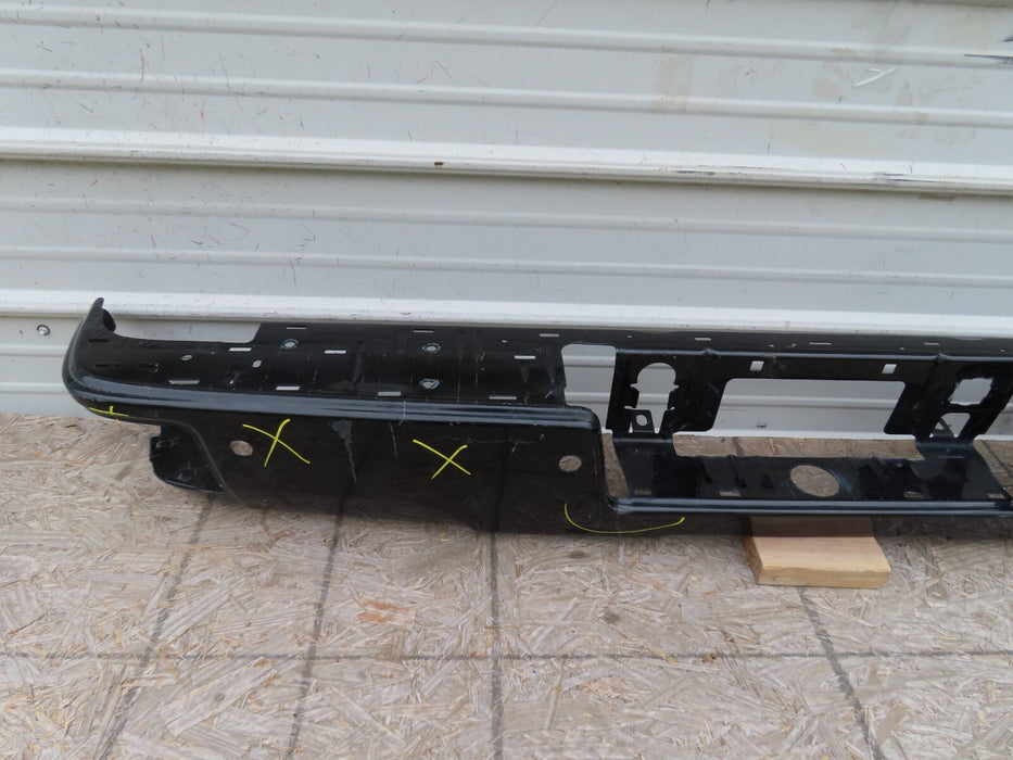 2015-2018 CHEVROLET SILVERADO GMC SIERRA 2500 3500 HD REAR BUMPER OEM 23108141