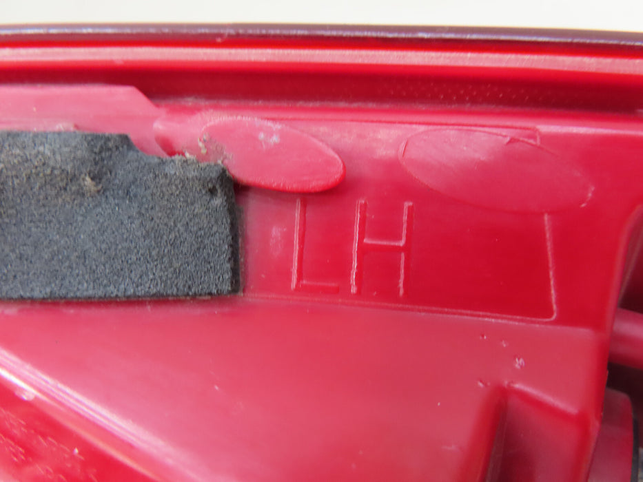2016-2018 HYUNDAI TUCSON REAR LEFT DRIVER SIDE TAIL LIGHT OEM