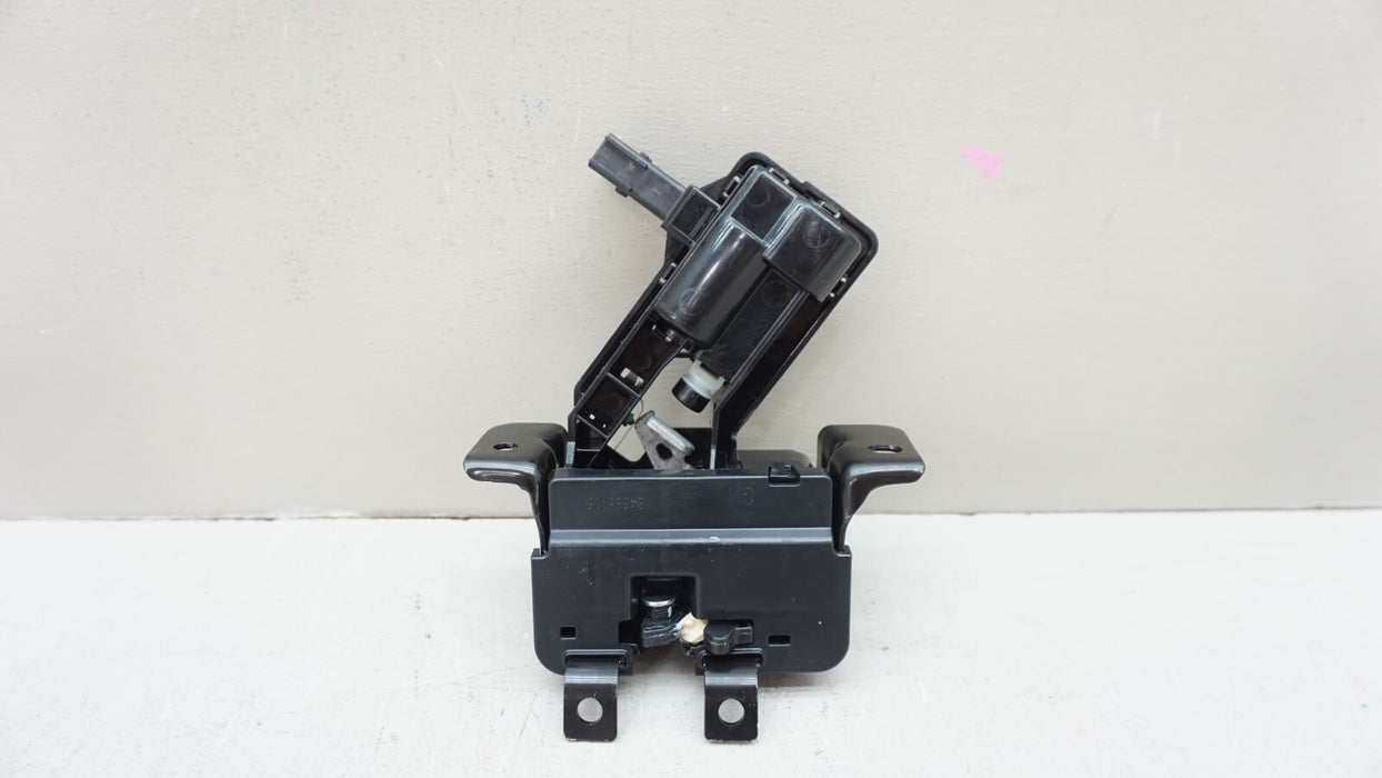 2015-2021 GM ESCALADE SUBURBAN TAHOE YUKON TAILGATE WINDOW LATCH OEM 84686105