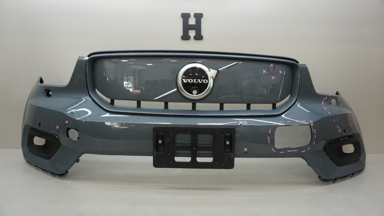 2021 VOLVO XC40 RECHARGE FRONT BUMPER COVER PANEL W/ GRILLE EMBLEM OEM 31455243