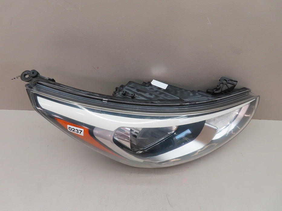 2016-2017 HYUNDAI ACCENT FRONT RIGHT HEADLIGHT LAMP HALOGEN OEM 92102-1R7XX