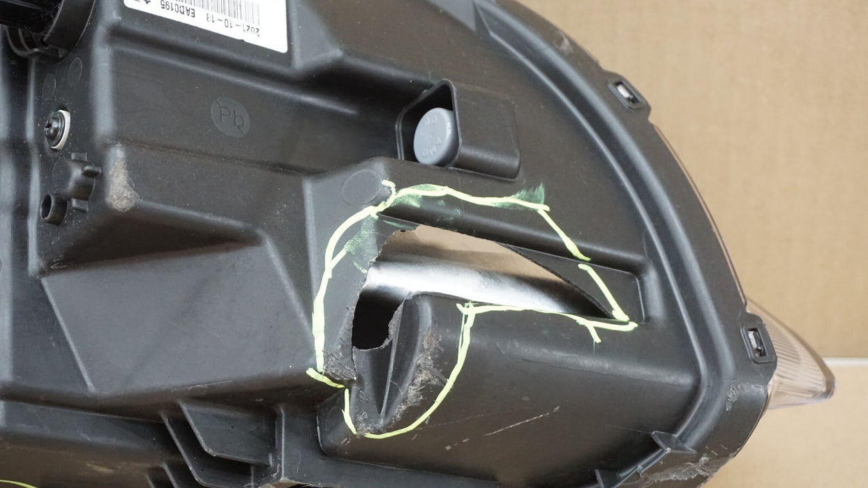 2022 HYUNDAI KONA FRONT LEFT DRIVERS SIDE HEADLIGHT OEM  22