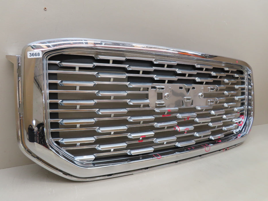 2018-2020 GMC YUKON XL DENALI FRONT UPPER BUMPER GRILLE GRILL OEM 84722260