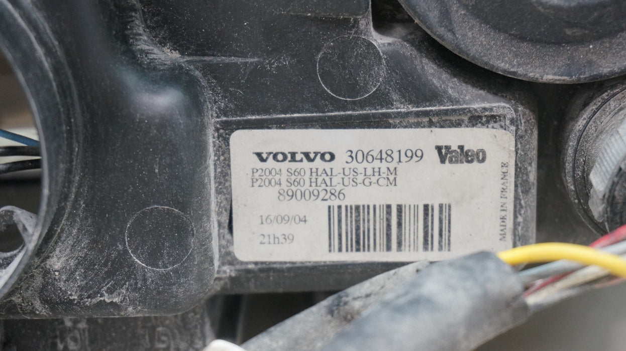 2005-2009 VOLVO S60 FRONT LEFT SIDE HALOGEN HEADLIGHT OEM 30648199