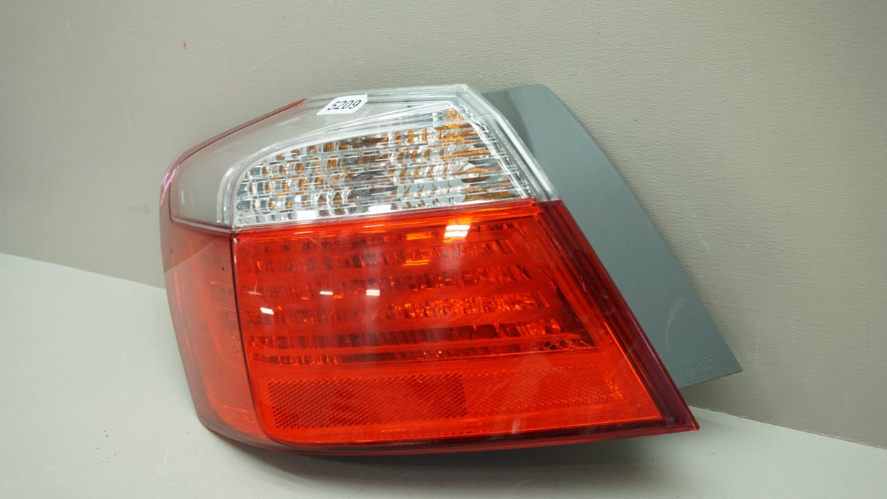 2013-2015 HONDA ACCORD 4DR SEDAN REAR LEFT DRIVER SIDE OUTER TAIL LIGHT LAMP OEM