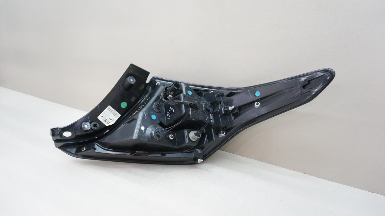 2016-2019 CHEVROLET VOLT REAR LEFT DRIVERS SIDE TAIL LIGHT OEM