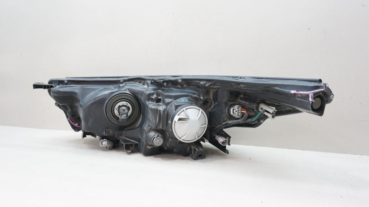 2017-2019 TOYOTA HIGHLANDER FRONT RIGHT PASSENGER SIDE HALOGEN HEADLIGHT OEM