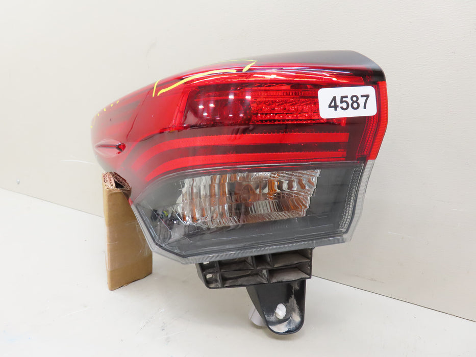 2020-2022 TOYOTA HIGHLANDER RIGHT DRIVER SIDE TAIL LIGHT LAMP LED OUTER OEM