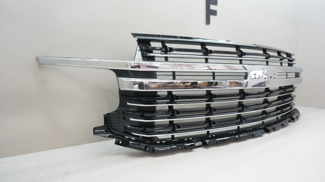 2021-2024 CHEVROLET TAHOE SUBURBAN FRONT RADIATOR GRILLE GRILL 85633892 OEM