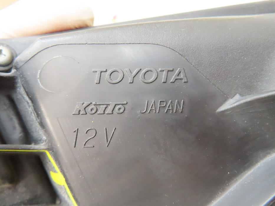 2014-2020 TOYOTA 4RUNNER FRONT RIGHT PASSENGER SIDE HEADLIGHT LAMP HALOGEN OEM