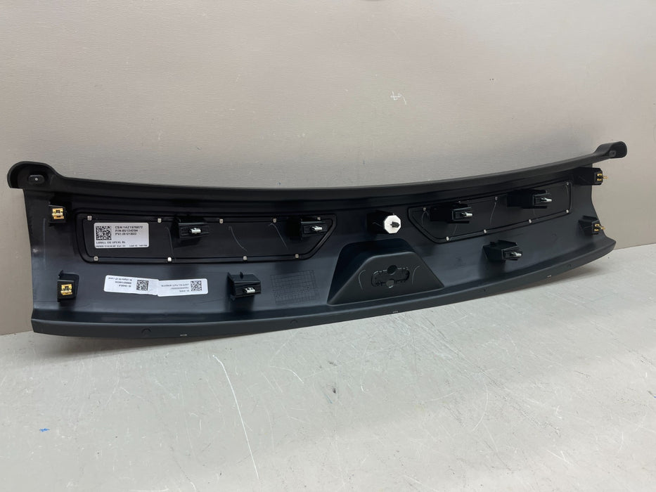 2021-2026 CHEVY TAHOE SUBURBAN YUKON REAR LIFTGATE SILL TRIM OEM 85124294