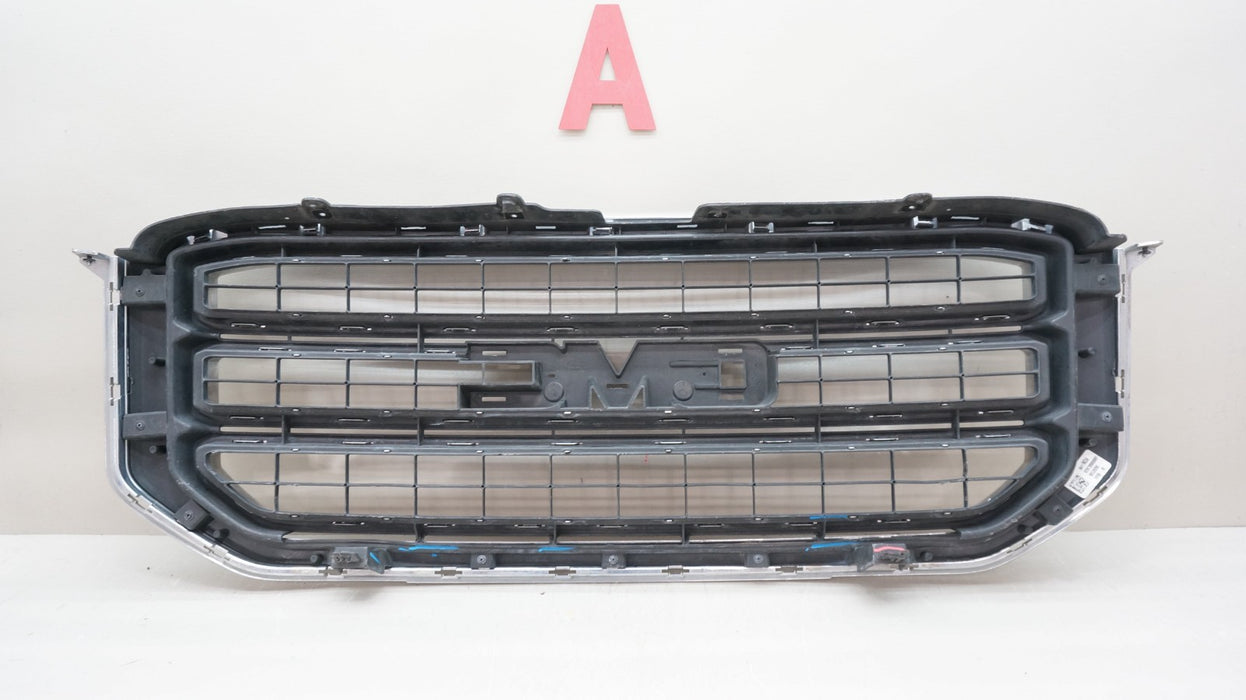 2015-2020 GMC YUKON FRONT BUMPER RADIATOR GRILLE OEM 84119634