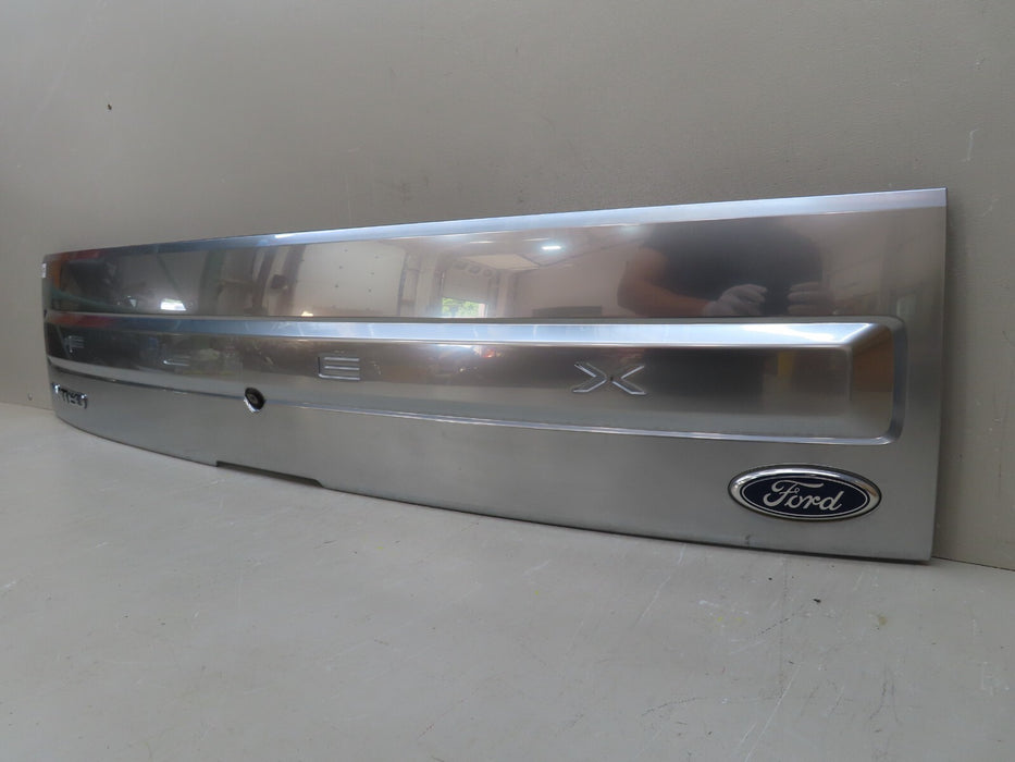 2013-2019 FORD FLEX LIMITED TAILGATE MOLDING W/ CAMERA OEM DA83-74402A30-AGW